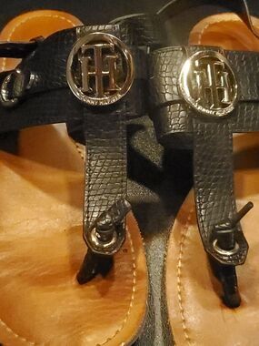 Tommy Hilfiger Black Leather Thong Sandals